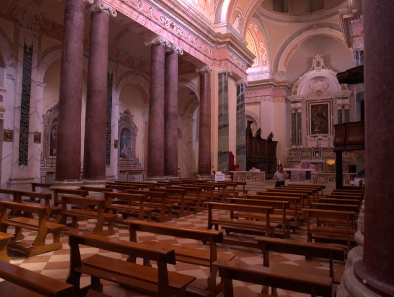 Catedralle S. Michele Arcangelo v Carriti 