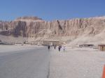 Pěšky k chrámu Hatšepsut
